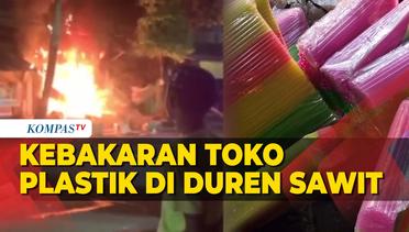 Detik-detik Kebakaran Toko Plastik di Duren Sawit, Kerugian Puluhan Juta