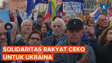 Puluhan Ribu Demonstran Ceko Kibarkan Bendera Ukraina!