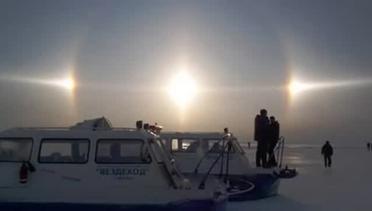 Detik-Detik '3 Matahari' Langka Muncul di Langit Rusia