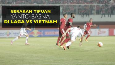 Ini Tipuan Yanto Basna yang Buat Pemain Vietnam Terjatuh