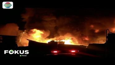 Kawasan Krukut Jakarta Barat Terbakar, Pemadam Sulit Jangkau Lokasi - Fokus Pagi