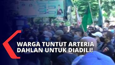 Demo Kecam Arteria Dahlan Berujung Ricuh, Kaca Pintu Kantor Bupati Subang Pecah!