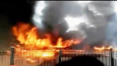 Video Amatir Rekam Kebakaran Stasiun Klender