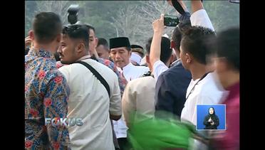 Usai Salat Iduladha, Warga Serbu Jokowi Untuk Foto - Fokus