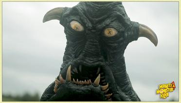 Yang Takut Jangan Tonton - "Hermit The Monster Killer"