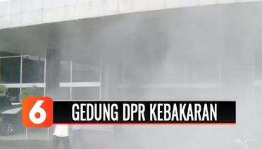 Gedung DPR Kebakaran, Pegawai dan Staf Berlarian Dievakuasi Keluar Gedung