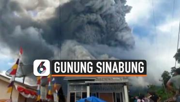 Abu Vulkanik Sinabung Selimuti Jalanan di Sumatera Utara