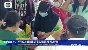 Warga Berebut Beli Beras Murah di Yogyakarta