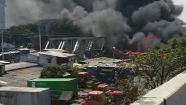 [Cek Fakta] Hoaks Kebakaran di Kolong Jembatan Layang Pluit