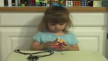 Gadis 3 Tahun Kuasai Permainan Rubik 