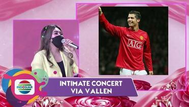 Fans Berat Manchester United!! Via Vallen Hapal Para Pemainnya Loh!!  | Intimate Concert Via Vallen 2021