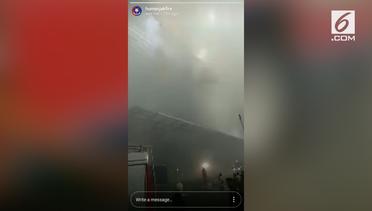 Empat Orang Terjebak Saat Gedung PRJ Kebakaran
