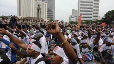 Demo Anarkis Warga Papua Dibubarkan hingga Pundi Amal SCTV di Flores, NTT