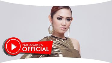 Devy Berlian - Tanpa Kekasih - Official Music Video NAGASWARA