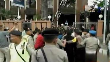 Demo Santri Bodong di PBNU hingga Ratusan Brimob Amankan Pilkada