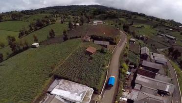 Drone Ranu Pani: Keindahan Desa Tertinggi di Puncak Semeru