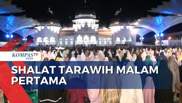 Ribuan Warga Laksanakan Ibadah Salat Tarawih di Masjid Raya Baiturrahman
