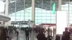 Detik-Detik Atap Bandara China Ambruk Terhempas Angin