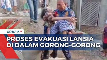Detik-Detik Evakuasi Nenek yang Terjebak di Dalam Gorong-Gorong Sempit