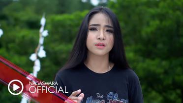 Caramel - Saat Coba Meraih Cintamu (Official Music Video NAGASWARA) #music
