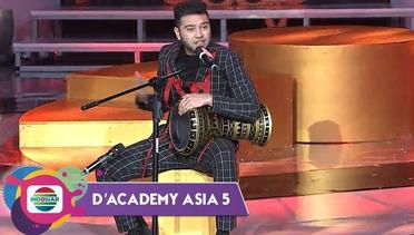 SPEKTAKULER!!! Sheer Angullia "Gali Lobang Tutup Lobang" Raih All SO Komentator - D'Academy Asia 5