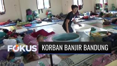 Miris, Korban Banjir di Bandung Berdesakan di Pengungsian Tanpa Masker dan Tak Ada Pembatasan Jarak
