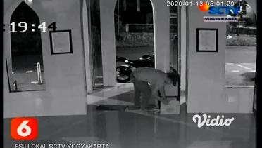 Pencurian Kotak Amal Masjid Terekam CCTV