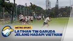 Jelang Kontra Vietnam, Timnas Indonesia Latihan di Bawah Guyuran Hujan Deras
