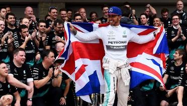Hamilton Juara Dunia F1 ini Tampil Kocak sebagai Pegulat di Meksiko