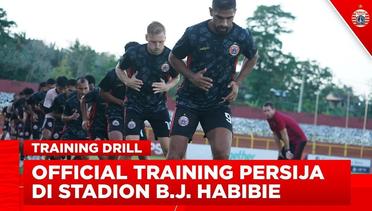 Official Training Persija di Stadion Gelora B.J. Habibie, Parepare | Training Drill