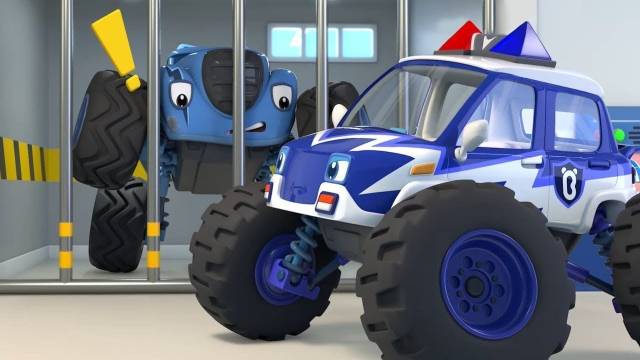 Mobil Polisi VS Mobil Penjahat