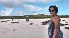 Sunbathing sama ratusan singa laut di Galapagos!