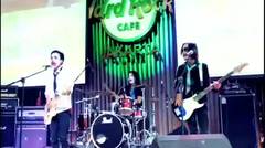 BRILLIANT - SAVE ME (Original Song) Live @HardRock cafe Jakarta #MusicBattle