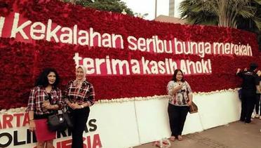 #TerimakasihAHOK - Bunga Papan Anak Siantar Untuk Ahok Djarot Bersanding Diantara Ribuan Bunga Papan Lainnya di depan Gedung Balai Kota DKI Jakarta