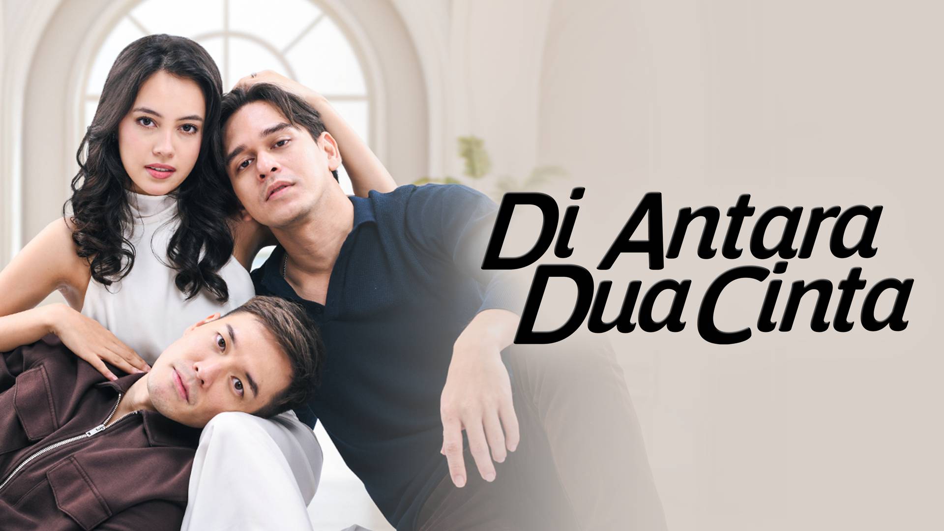 Di Antara Dua Cinta