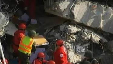 VIDEO: 200 Orang Luka dan Tewas Korban Gempa Taiwan Dievakuasi