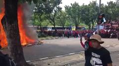 detik detik demonstran buruh ini membakar karangan bunga ahok jarot