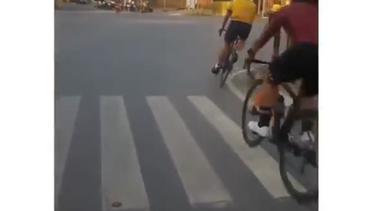 Viral Rombongan Pesepeda Hadang Pengguna Jalan Lain sambil Terobos Lampu Merah di Makassar