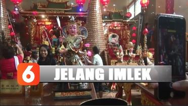 Persiapan Klenteng di Makassar Jelang Perayaan Imlek