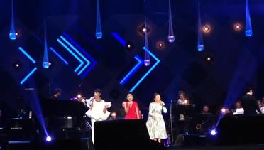 Andre Miranda, Aimee Saras dan Lea Simanjuntak membawakan lagu Broadway di Java Jazz 2016