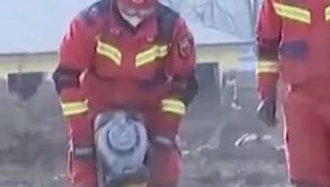 Momen Evakuasi Korban Gempa Gansu China