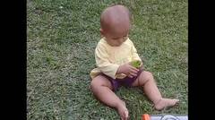 Anak suka makan rumput