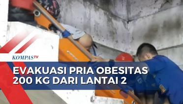 Petugas Damkar Evakuasi Pria Obesitas Berbobot 200 Kg dari Lantai 2!