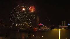 Serunya Pesta Kembang Api Pergantian Tahun Di Pelabuhan Victoria, Hong Kong