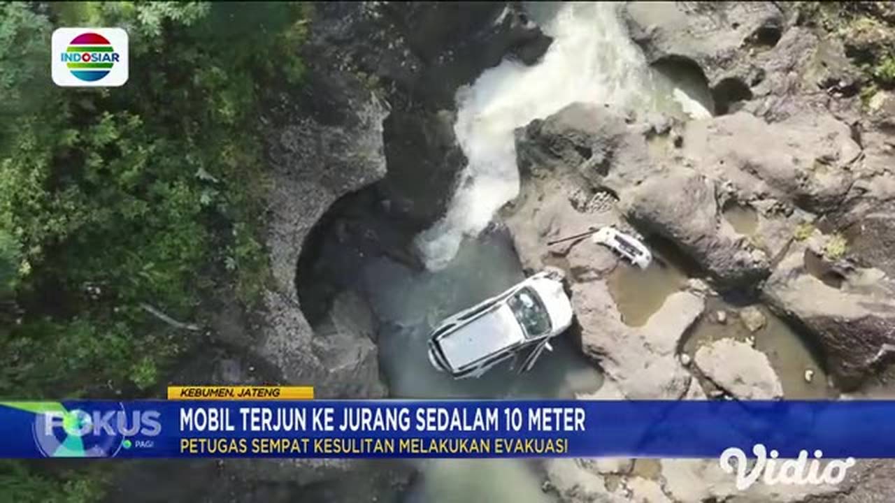 Mobil Terjun Ke Jurang Sedalam 10 Meter - Indosiar Regional
