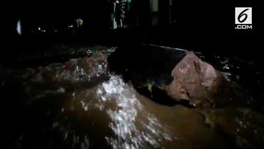 Hujan Deras, Banjir Jebol Rumah Warga di Garut