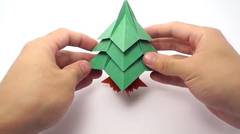 Membuat Origami Pohon Natal