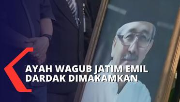 Jenazah Ayah Wagub Jatim Emil Dardak Dimakamkan di Taman Makam Pahlawan Kalibata