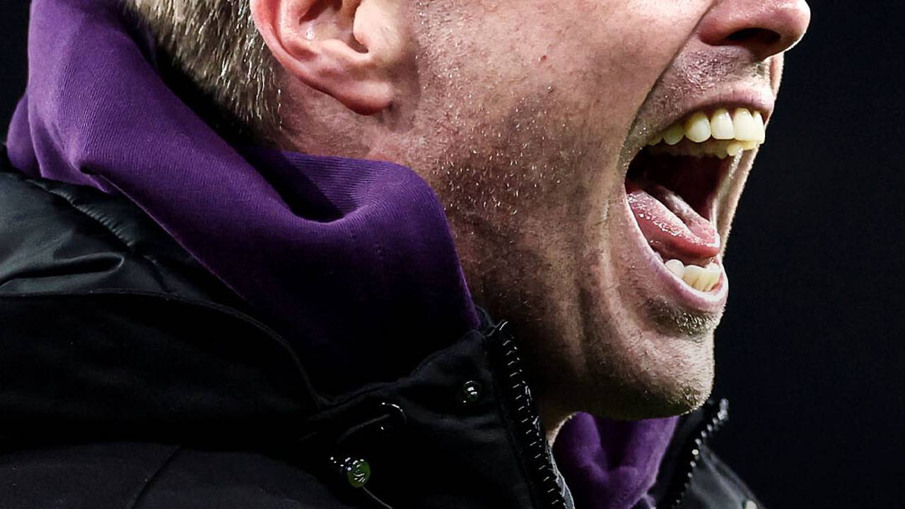 Bench cam: reaksi manajer Wolves usai kalahkan Liverpool | Premier ...