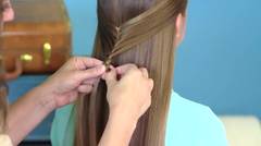 Ingin rambut seperti putri duyung? Coba tutorial yang satu ini!